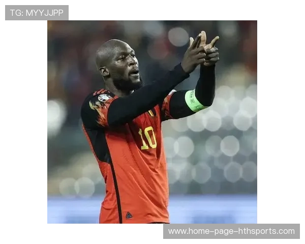 卢卡库强力冲顶改变比赛走势，比利时前场压制明显